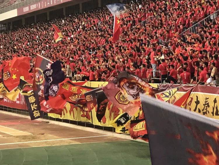Ming回归赛场,惊险取胜首场状态亮眼,澳大利亚队观众沸腾!